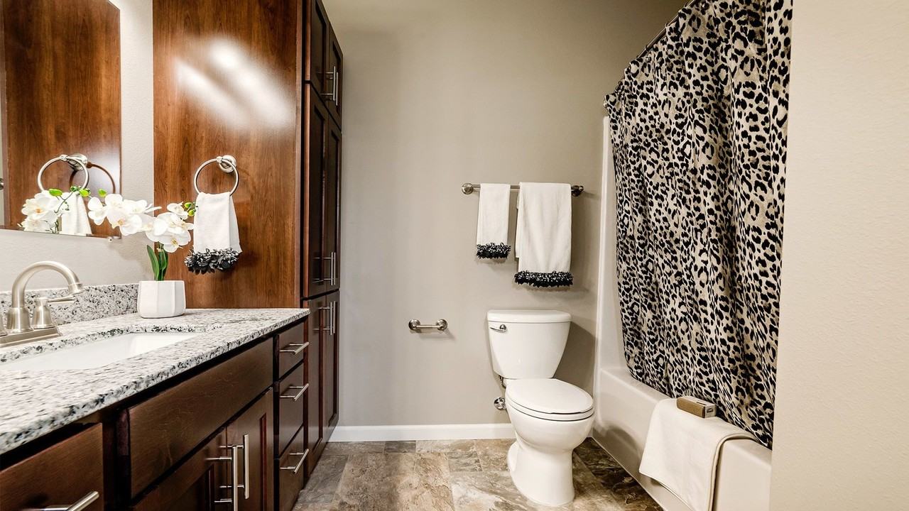 Gateway Green Apartments - Photo 6 of 33