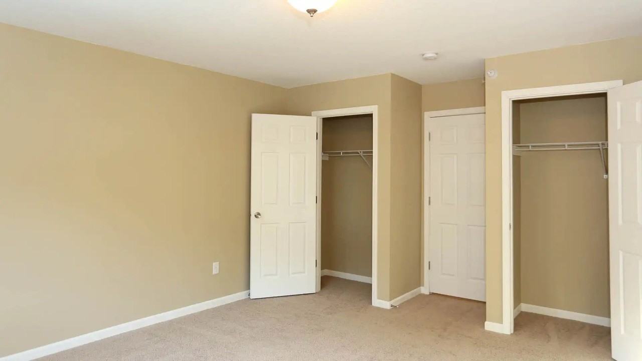 Gateway Green Townhomes - Photo 7 of 11