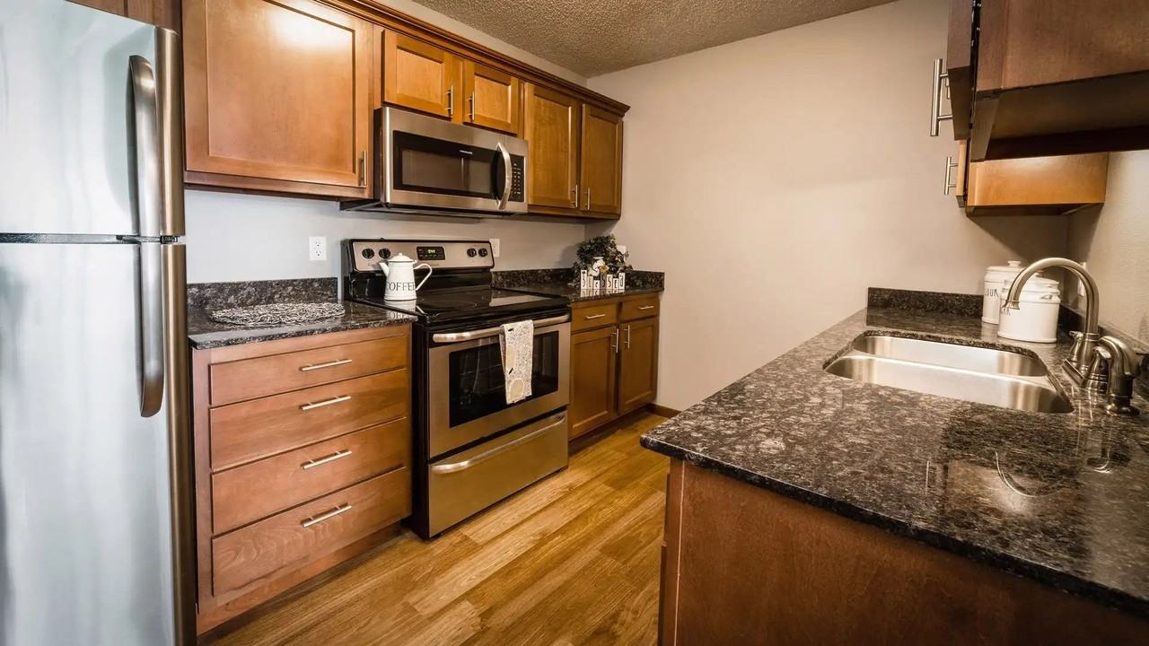 Greystone Apartments - Photo 4 of 6