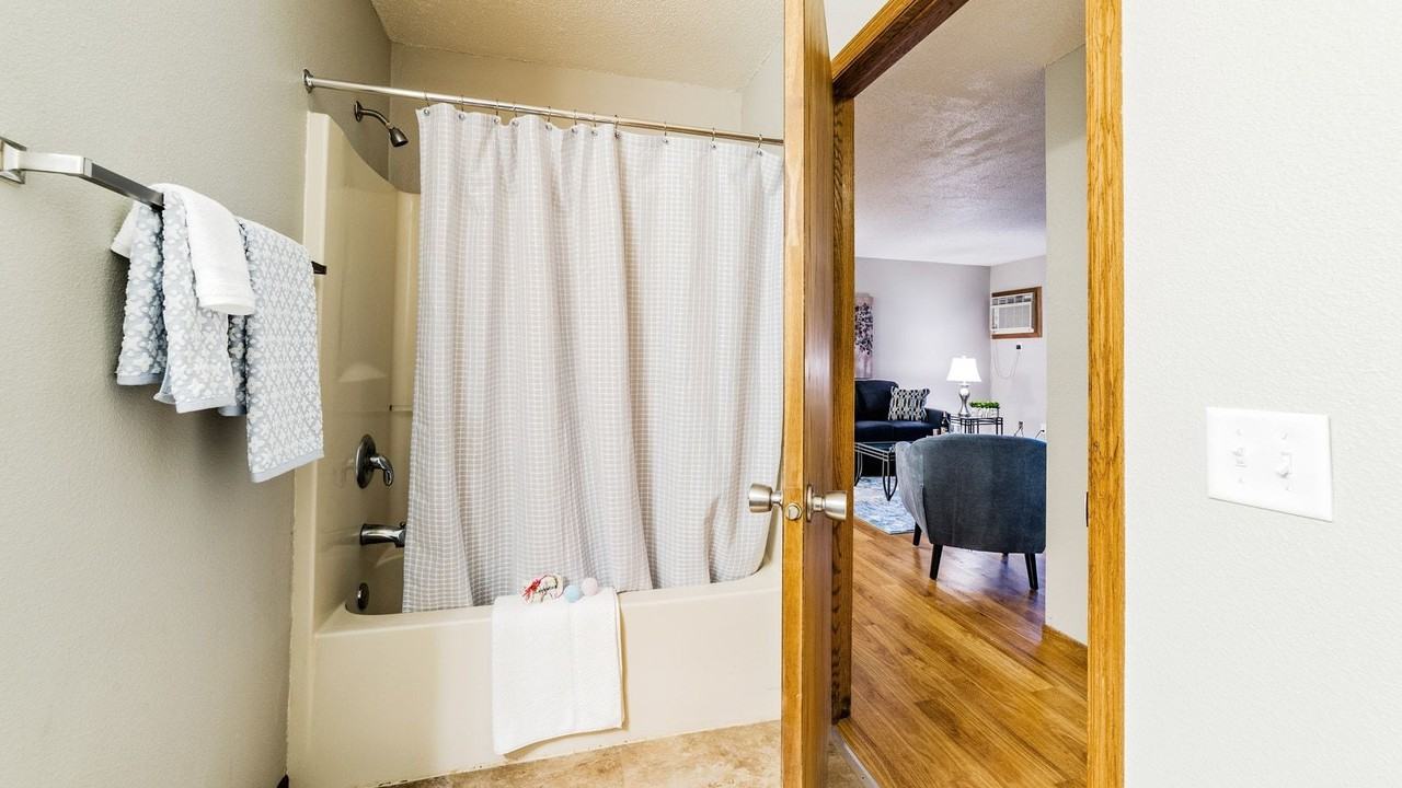 Springwood Apartments - Photo 5 of 11