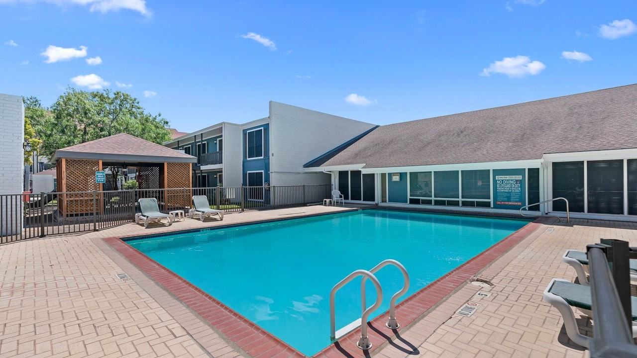 Baytree Apartments - Photo 2 of 33