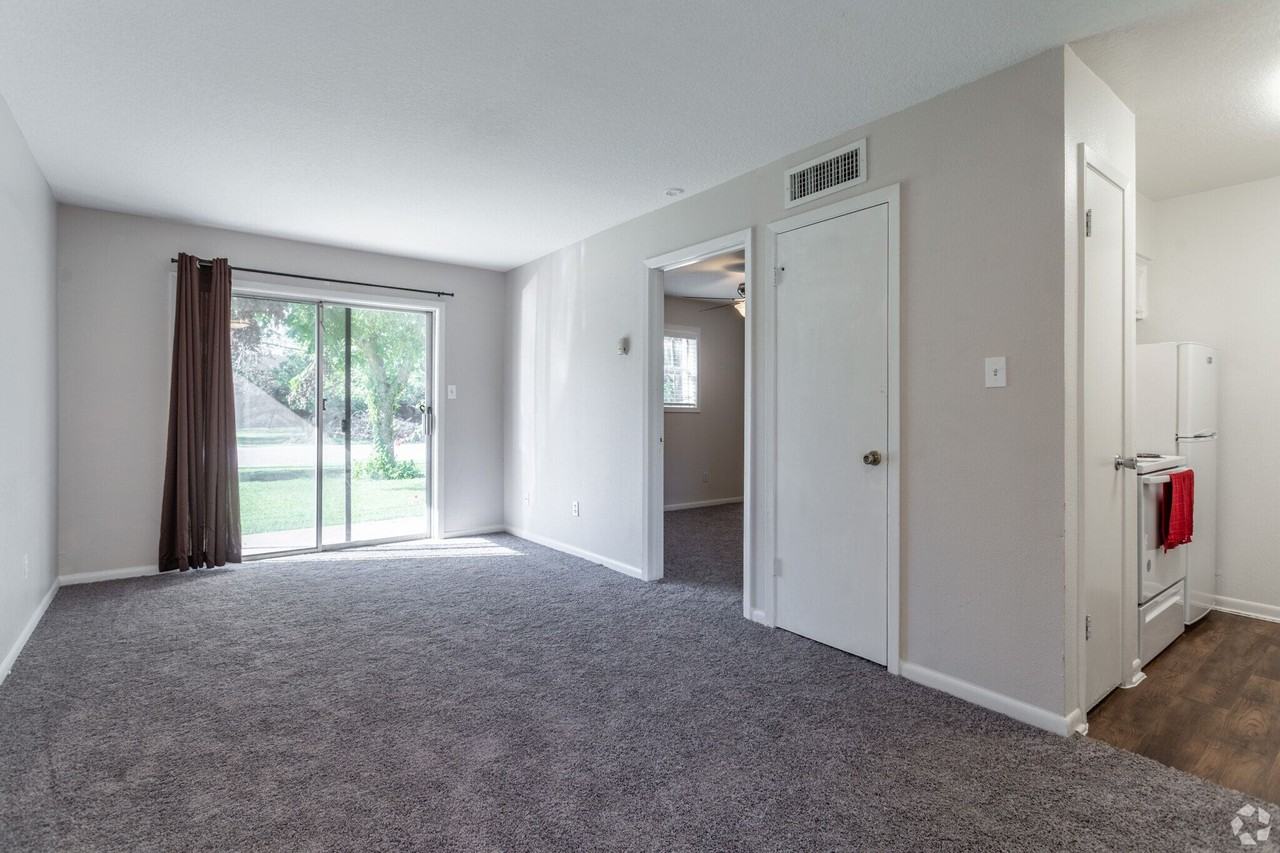 Mayfair Apartments - Photo 2 of 27