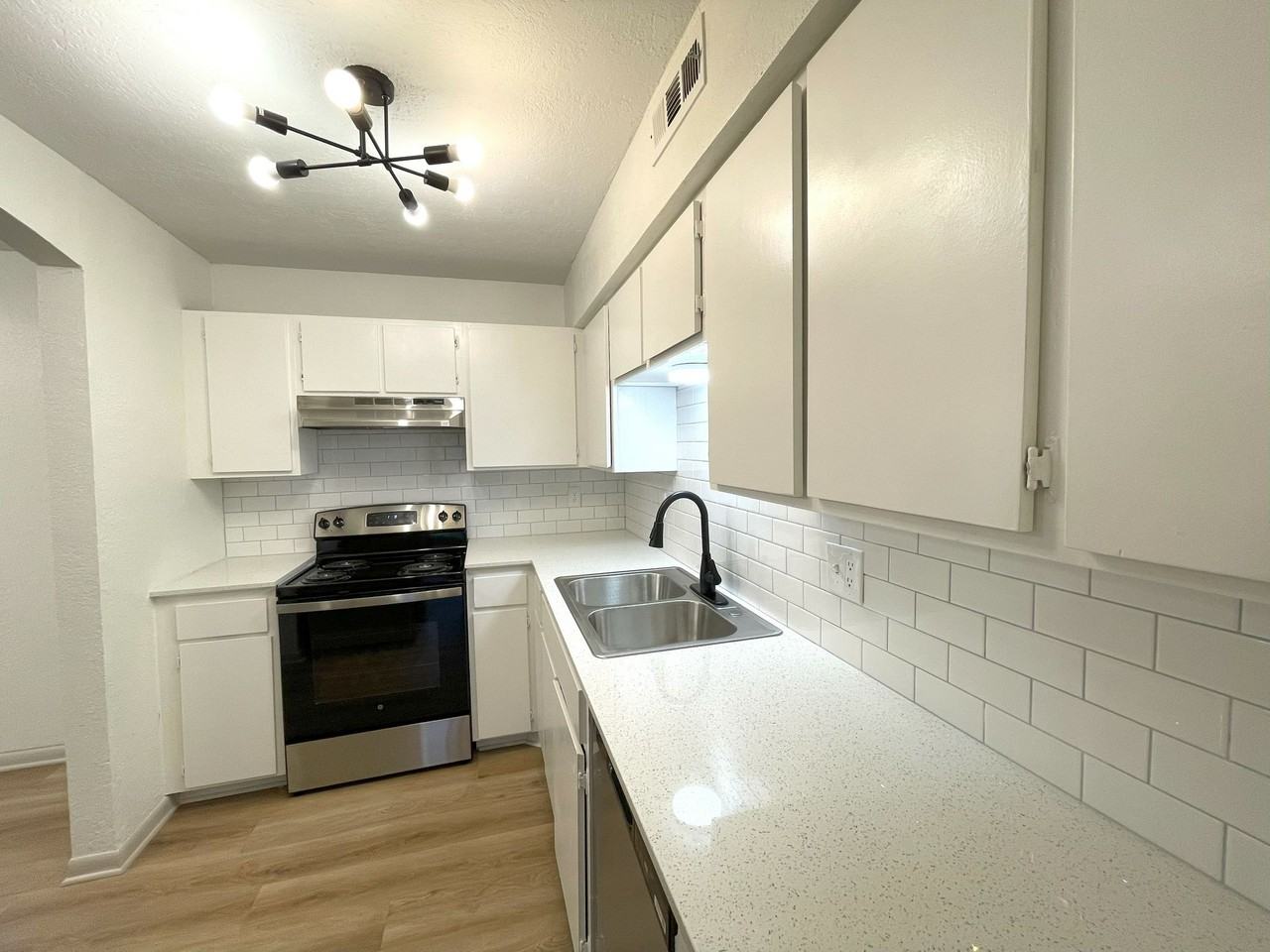 Isabella At Norman Apartments - Photo 3 of 34