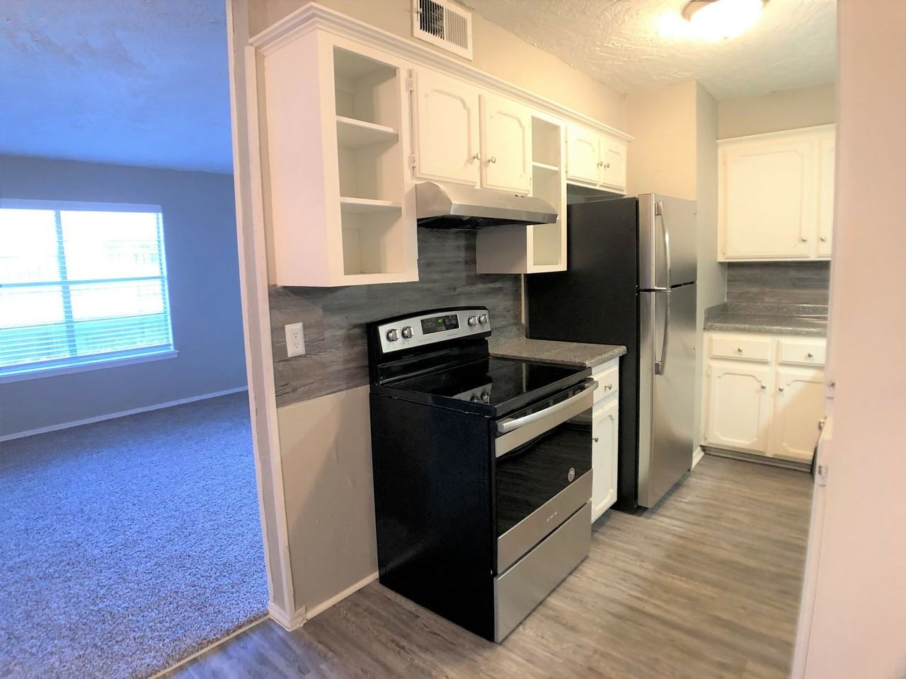 Rock Canyon Apartments - Photo 4 of 29