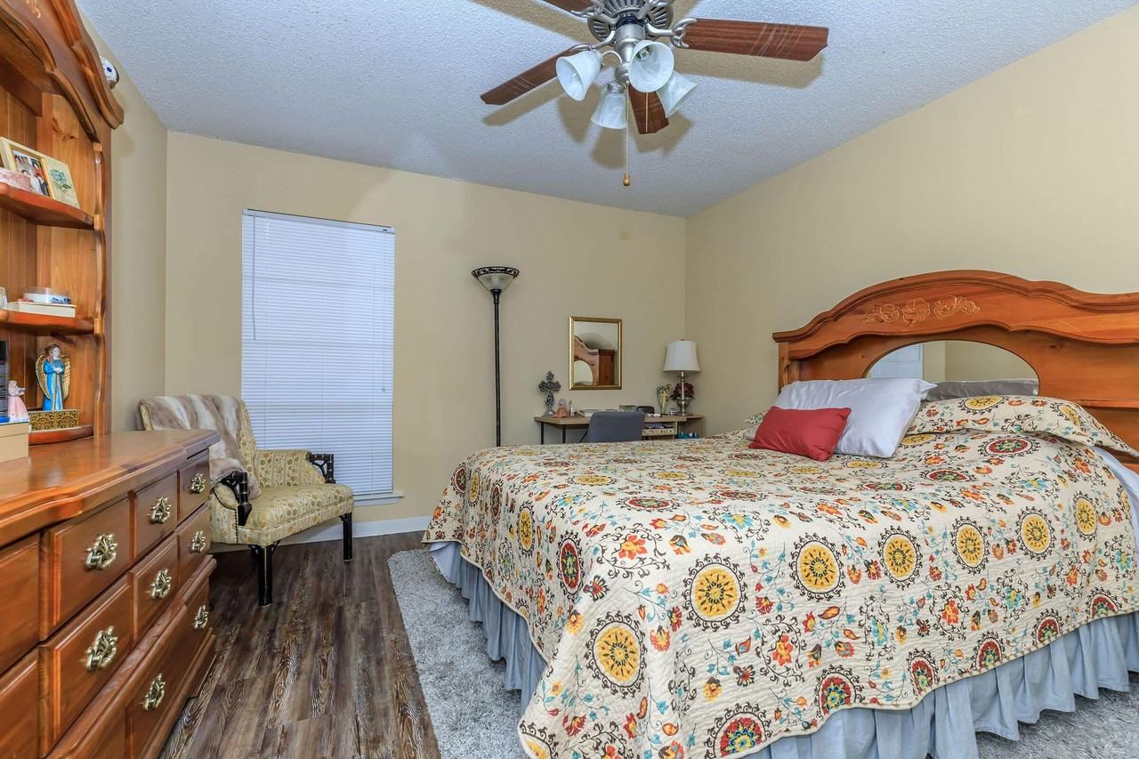 Greenbriar Apartment Homes - Photo 7 of 30