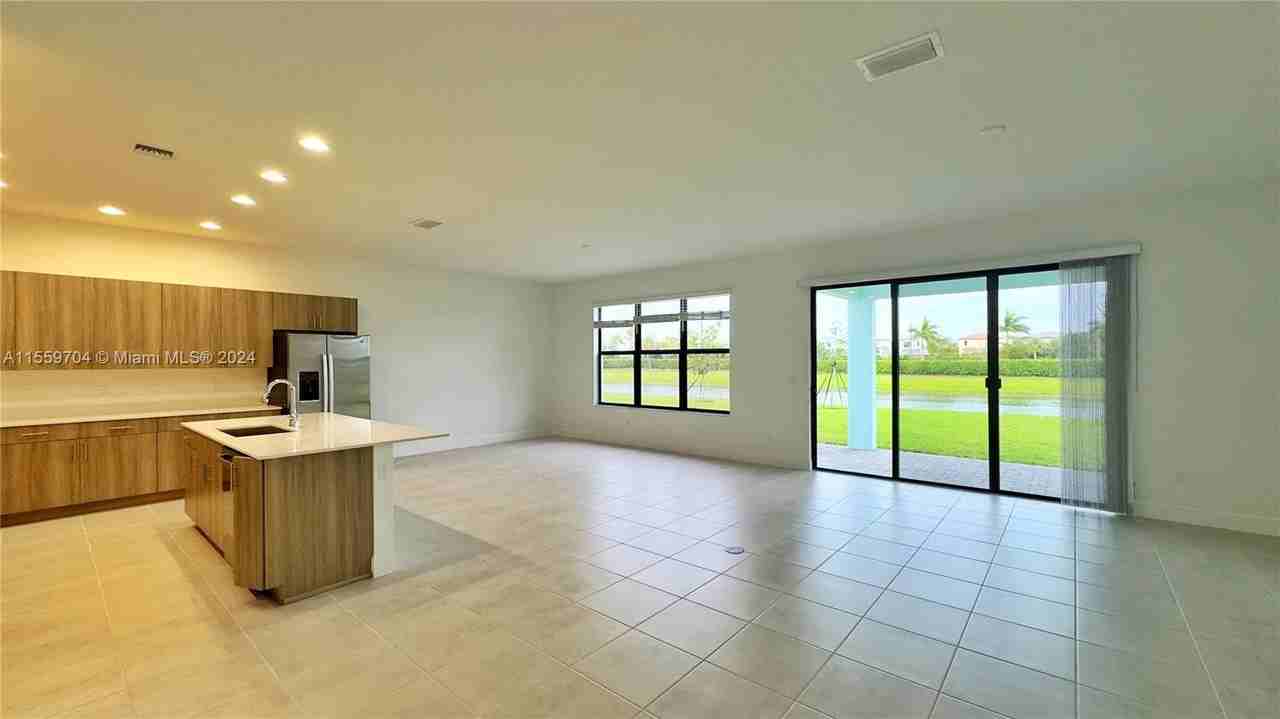 5021 Coquina Pl #5021 - Photo 3 of 8