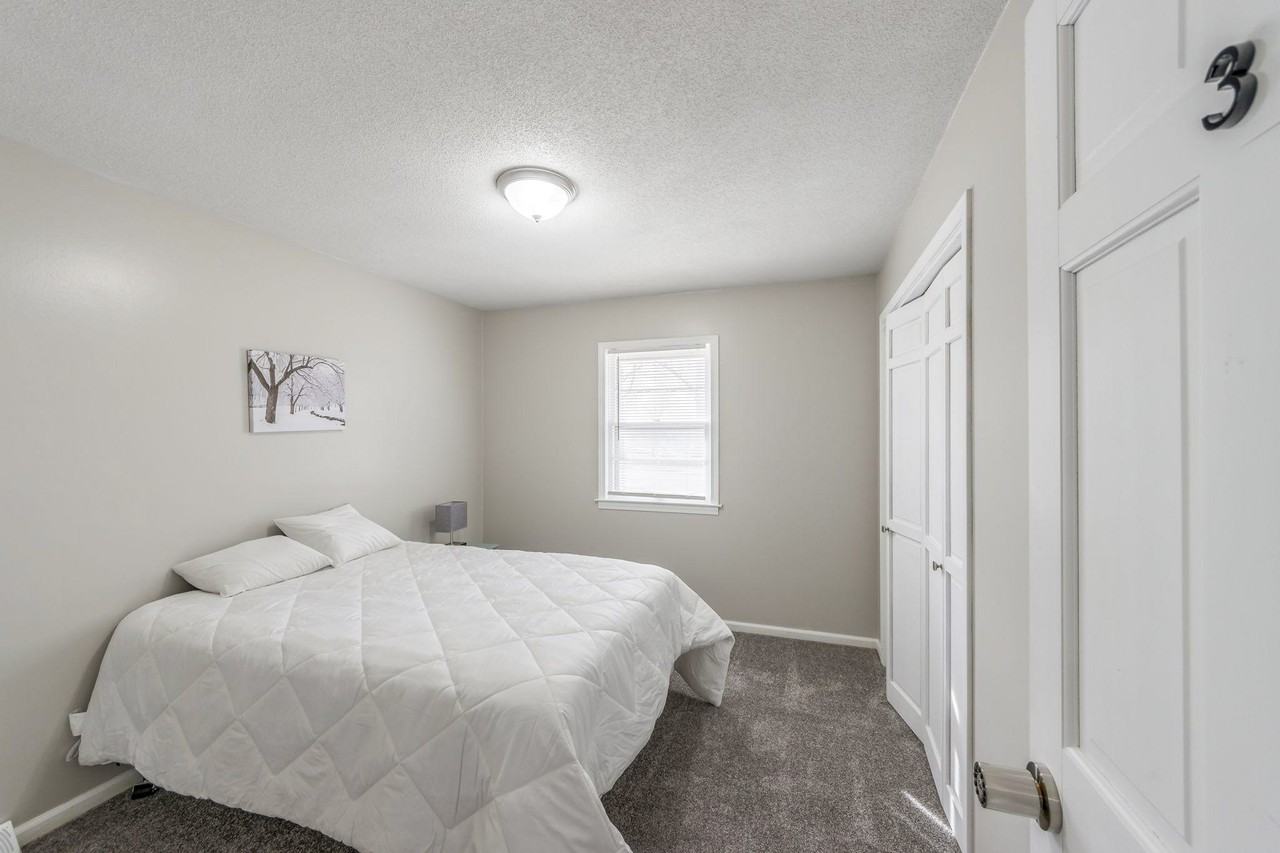 Ford Ave - Photo 6 of 7