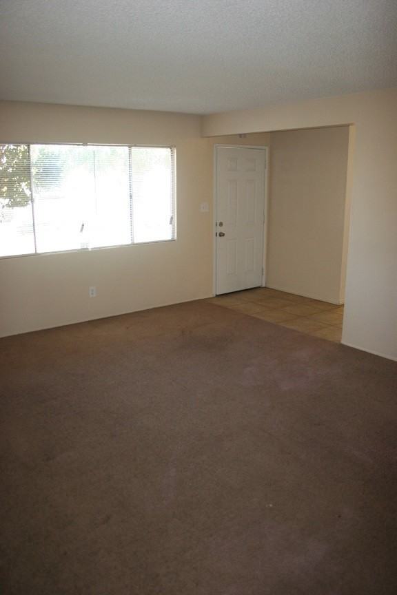 615 N St - Photo 2 of 11