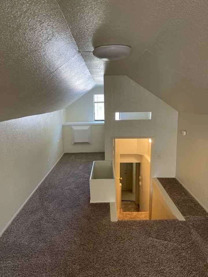 2228 Shasta St - Photo 4 of 12