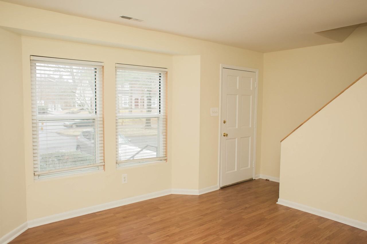 2754 Gatewood Cir - Photo 6 of 18