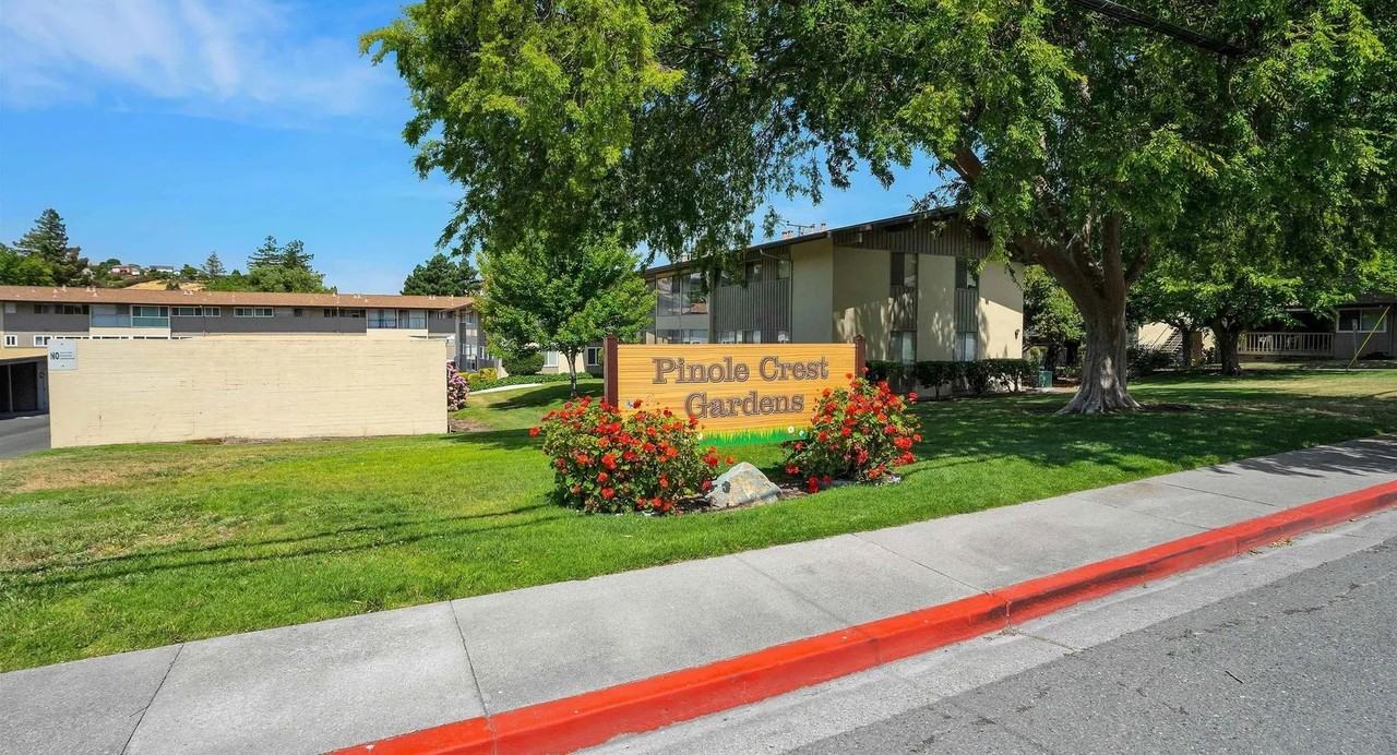 2357 Paloma Ct #04 - Photo 2 of 28