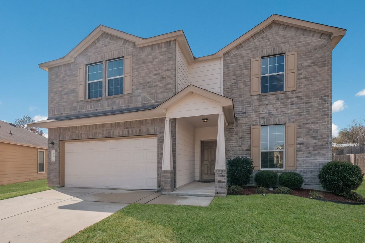 602 Trinity Mdw - Photo 2 of 29