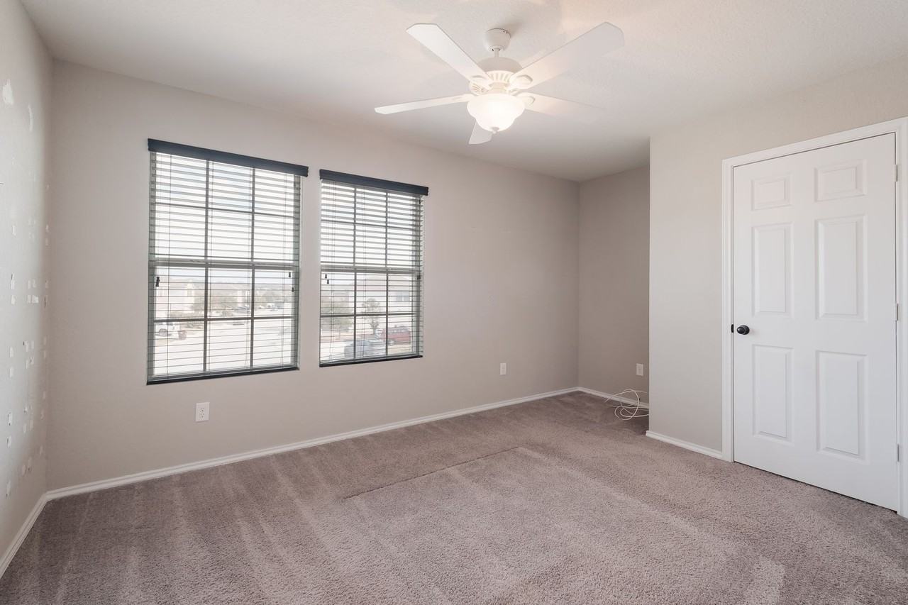 602 Trinity Mdw - Photo 5 of 29