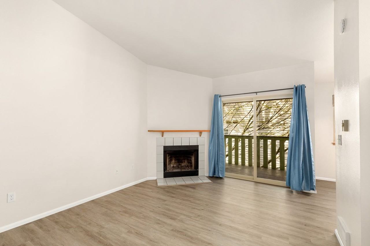 18200 73rd Ave Ne - Photo 3 of 16