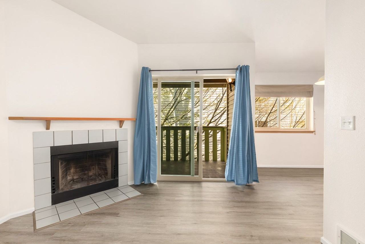 18200 73rd Ave Ne - Photo 2 of 16