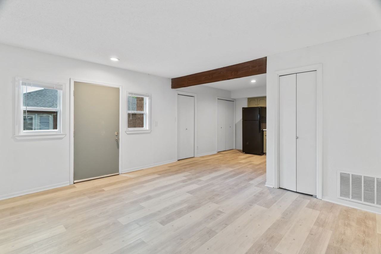 Wedgewood - Photo 6 of 8