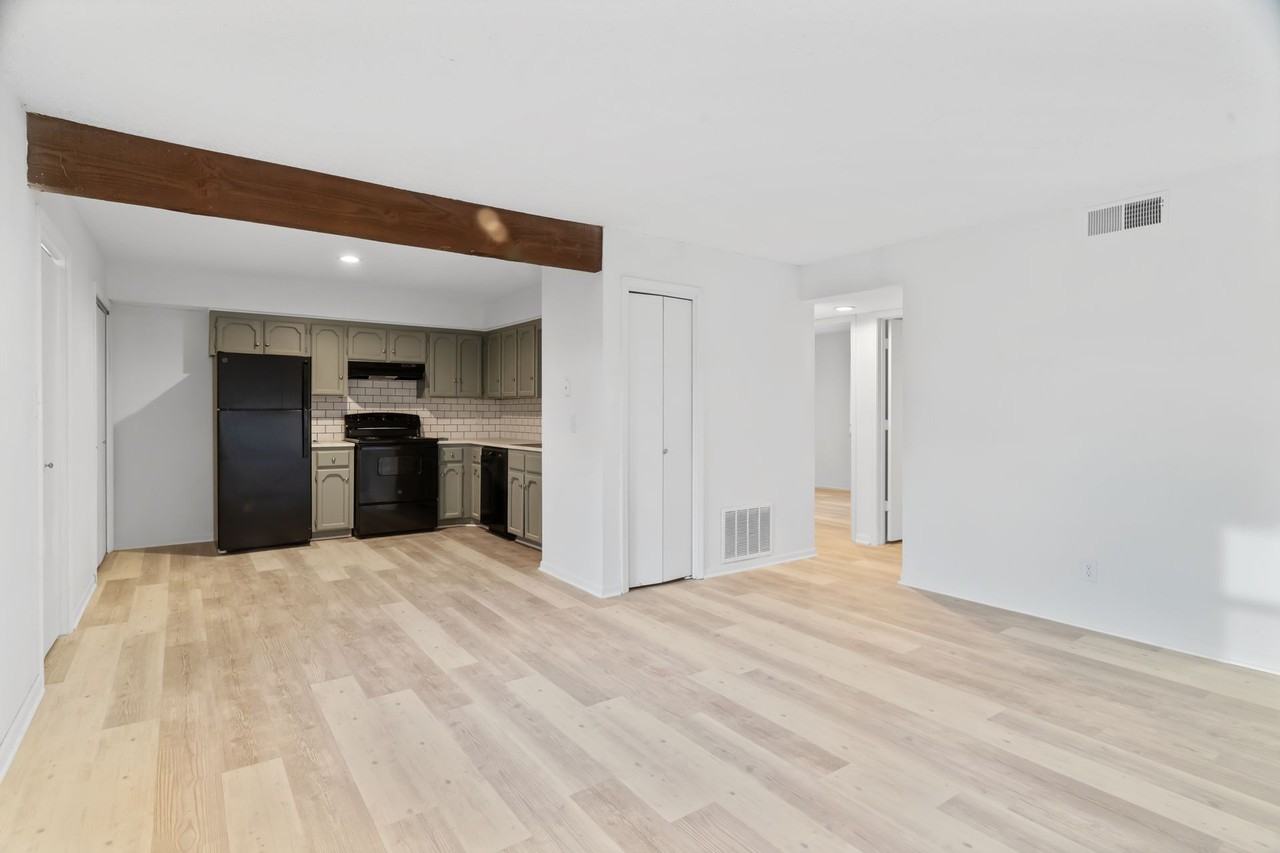 Wedgewood - Photo 7 of 8