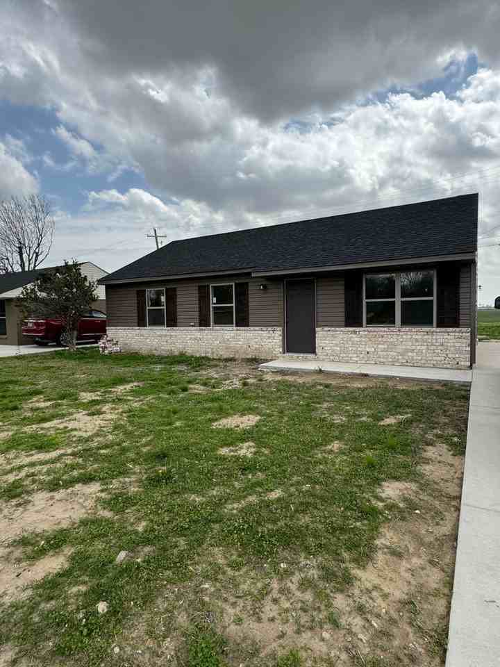 1201 Mulberry Dr - Photo 2 of 13