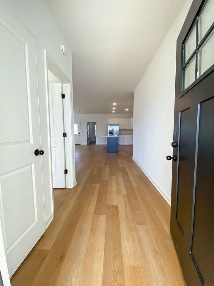 126 Oak Ave - Photo 2 of 23