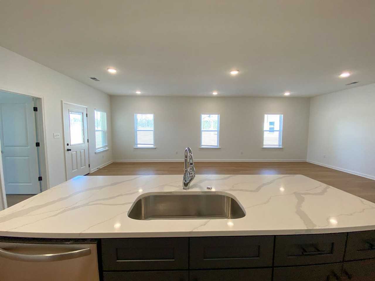 119 Oak Ave - Photo 7 of 26