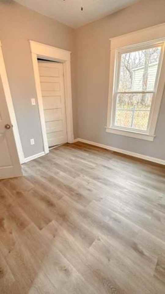 1700 E 40th St - Photo 6 of 9