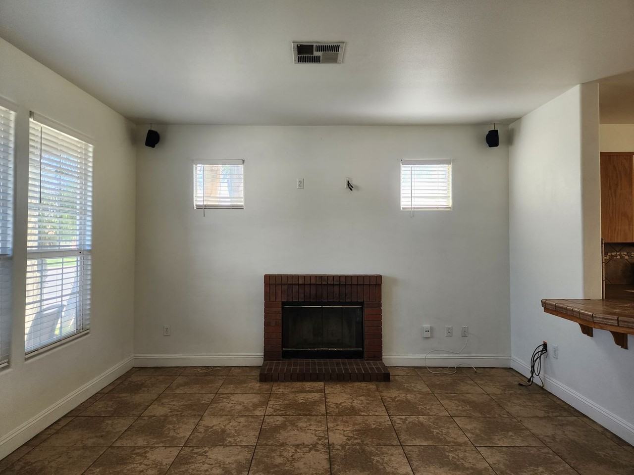 5801 Fair Wind Ave - Photo 3 of 19