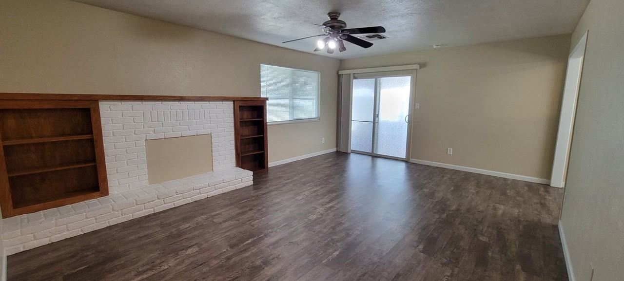 2772 Irwin Rd - Photo 2 of 12