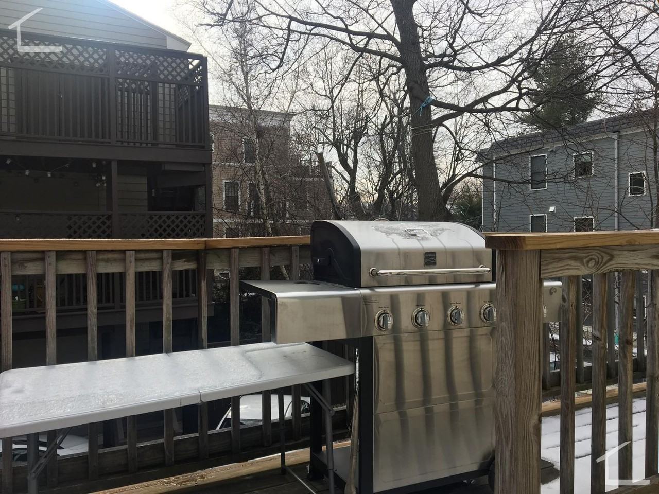 277 Freeman St - Photo 4 of 6