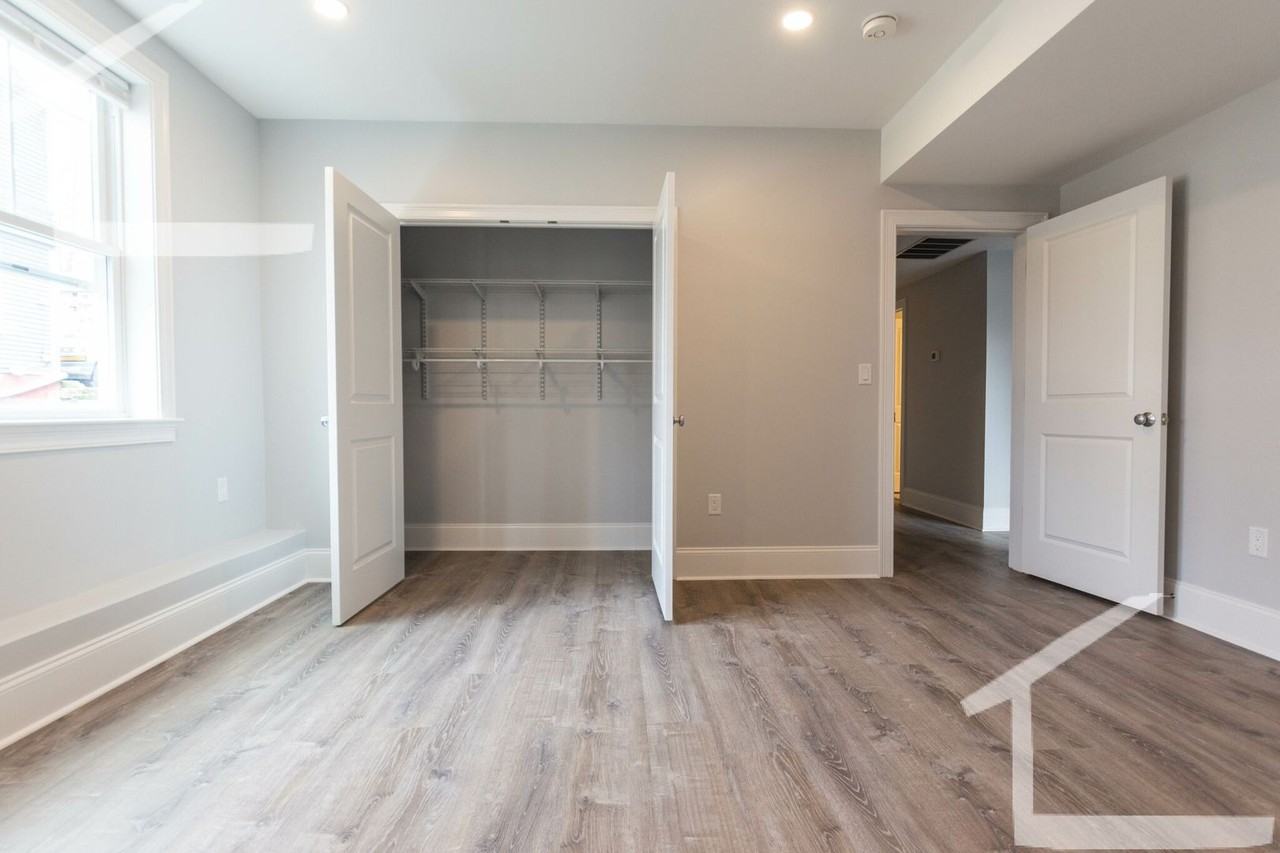 124 Kenrick St - Photo 2 of 14