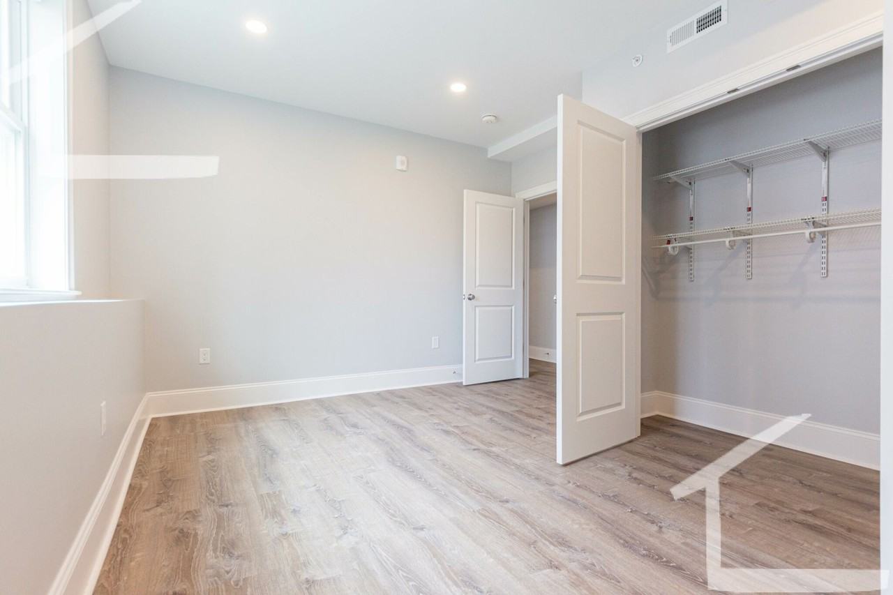 124 Kenrick St - Photo 6 of 14