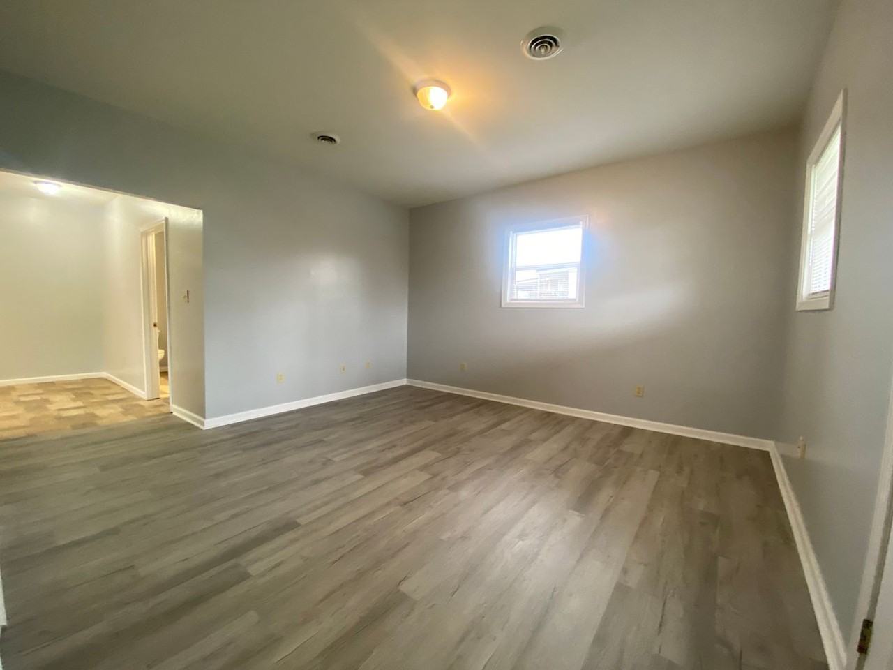 310 N Nelson St - Photo 3 of 14