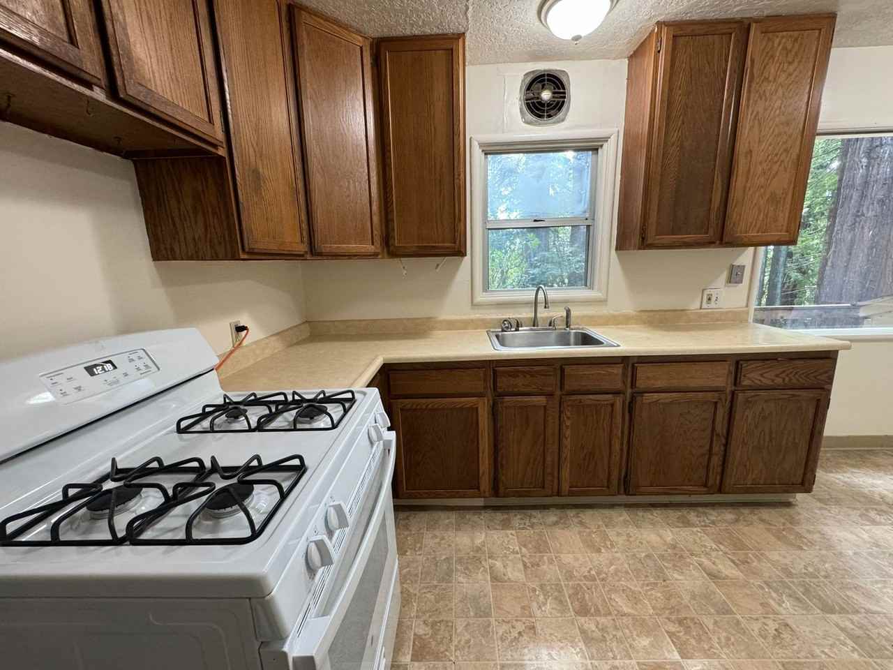 799 Patrick Ct - Photo 5 of 16