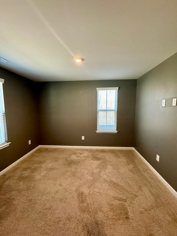 1214 Ashbury St - Photo 4 of 19