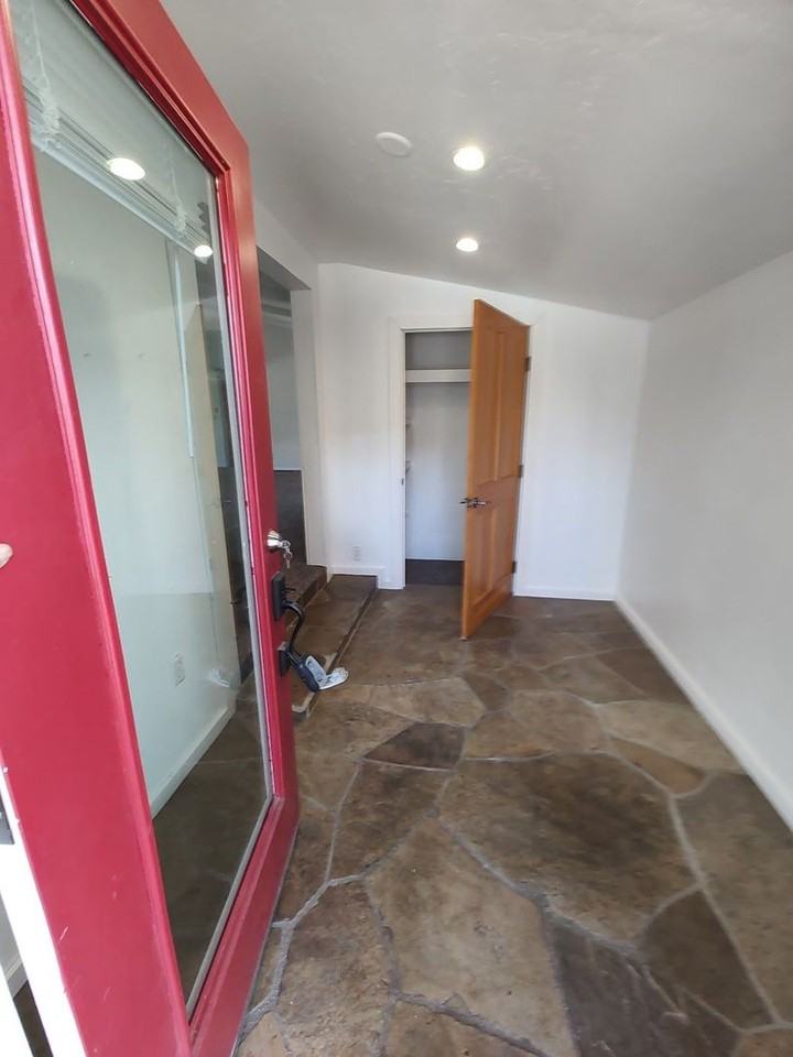 65 Cooper Pl - Photo 3 of 31