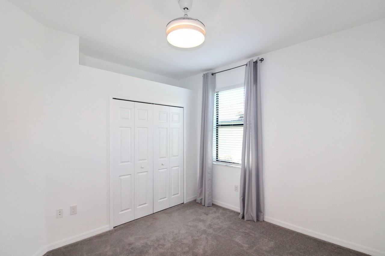 23992 Skyflower Ct - Photo 4 of 13