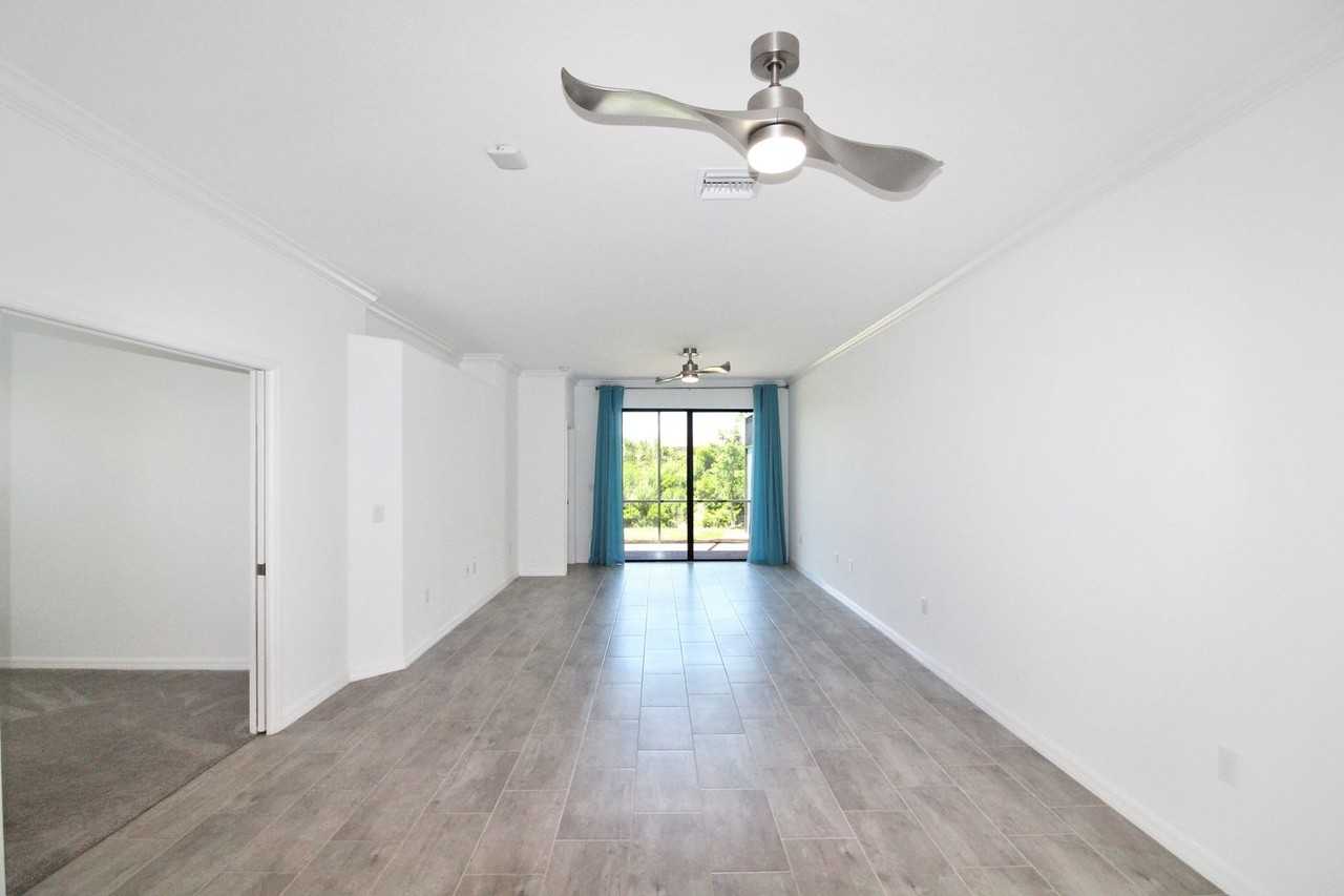 23992 Skyflower Ct - Photo 7 of 13