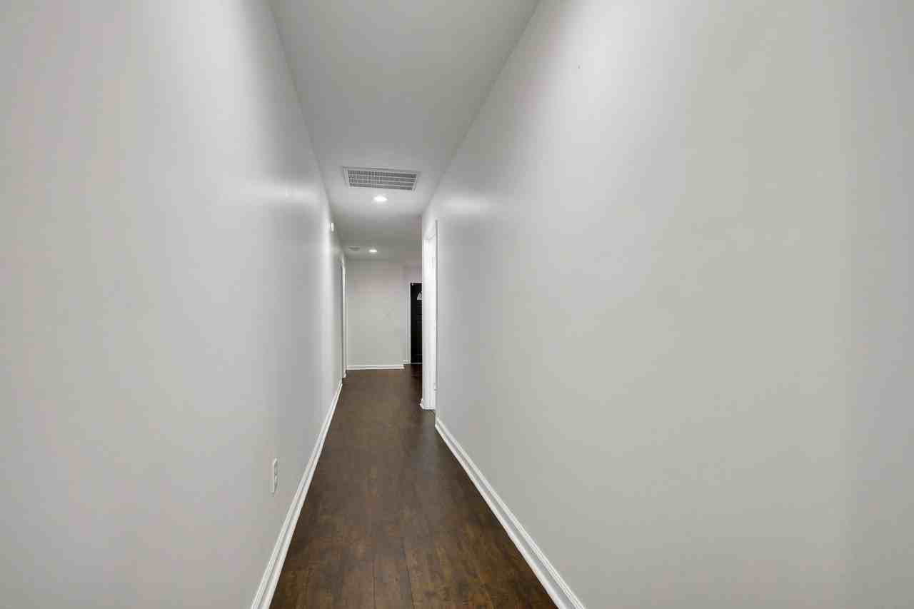 1215 Dowden St - Photo 6 of 29