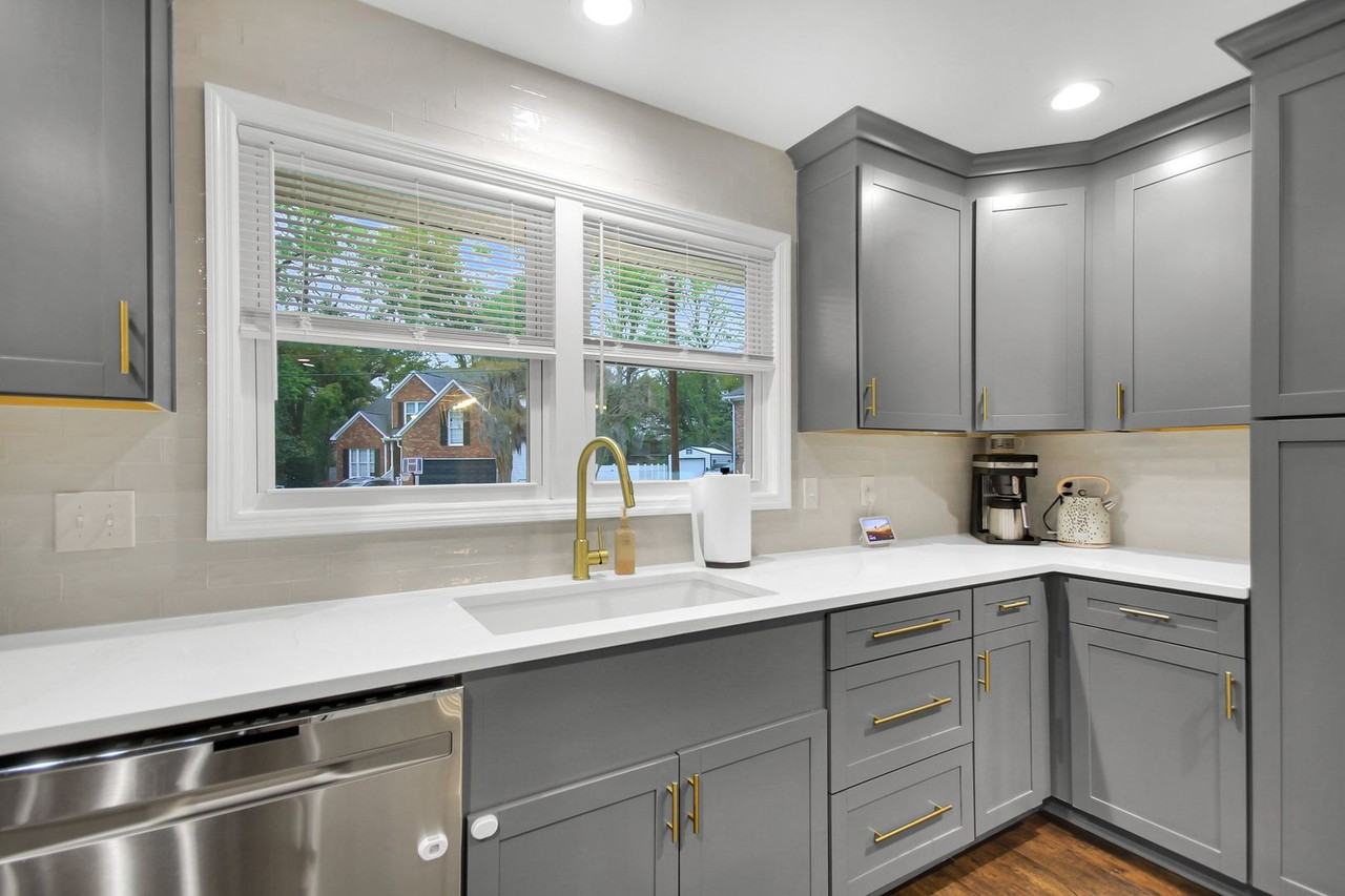 1215 Dowden St - Photo 7 of 29