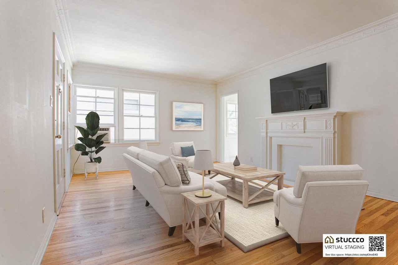 Beachside Suites, & Oak Invest, LLC—Tower Dr Apts - Photo 2 of 14