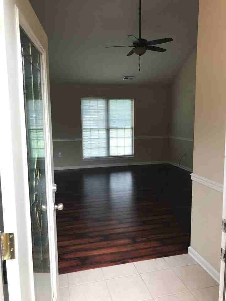 11819 Perry Crossing Pkwy - Photo 3 of 20