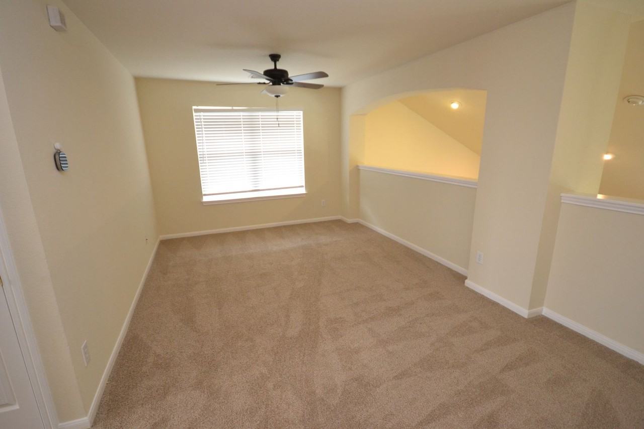 1123 Winding Creek Pl - Photo 2 of 14