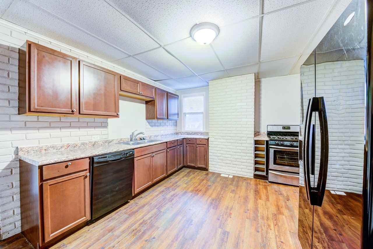 2412 Berg Street - Photo 2 of 23