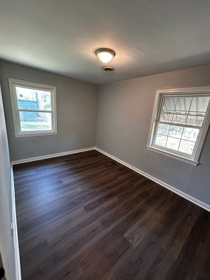 61 Pelham Hts - Photo 3 of 6