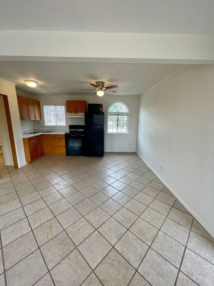 14 Oak Pl Uppr - Photo 5 of 17