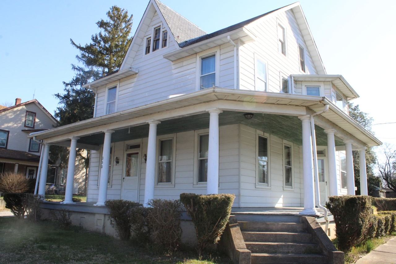 350 Broad Street Ext - Photo 2 of 13