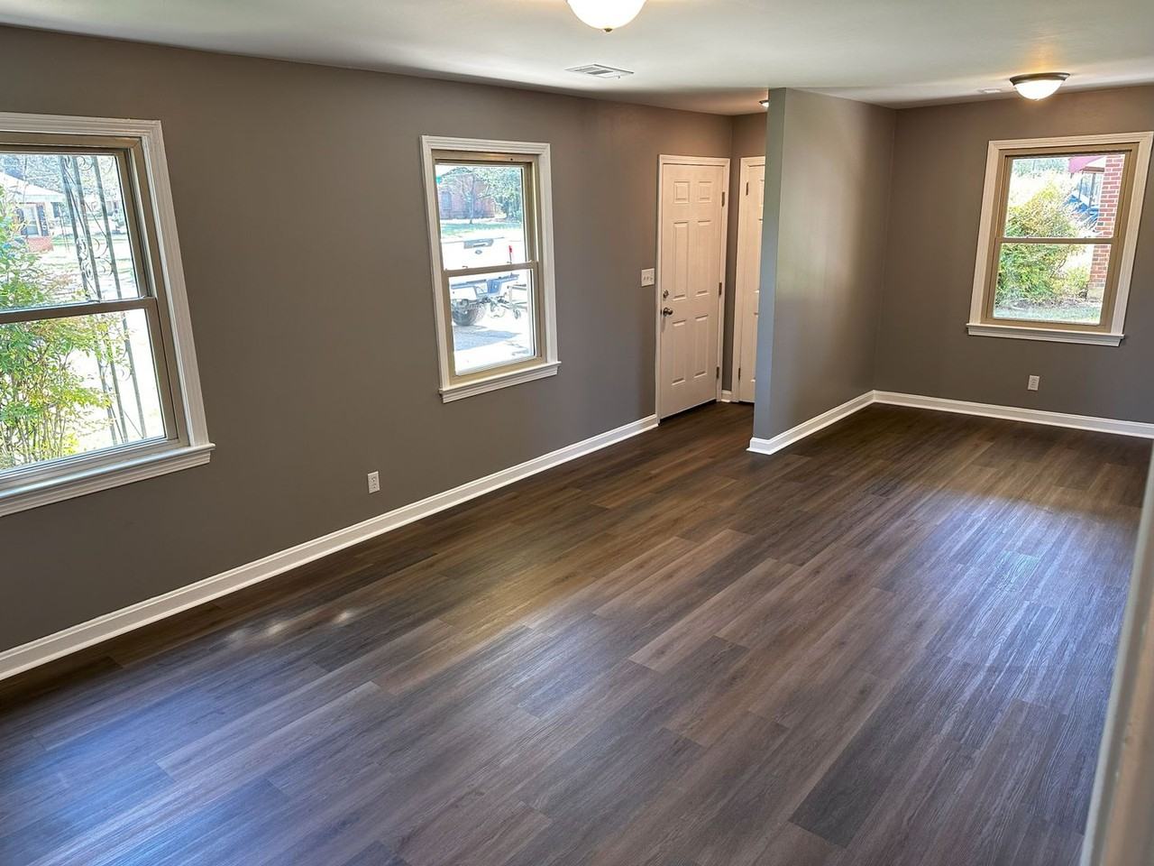 1018 42nd Ave - Photo 2 of 15