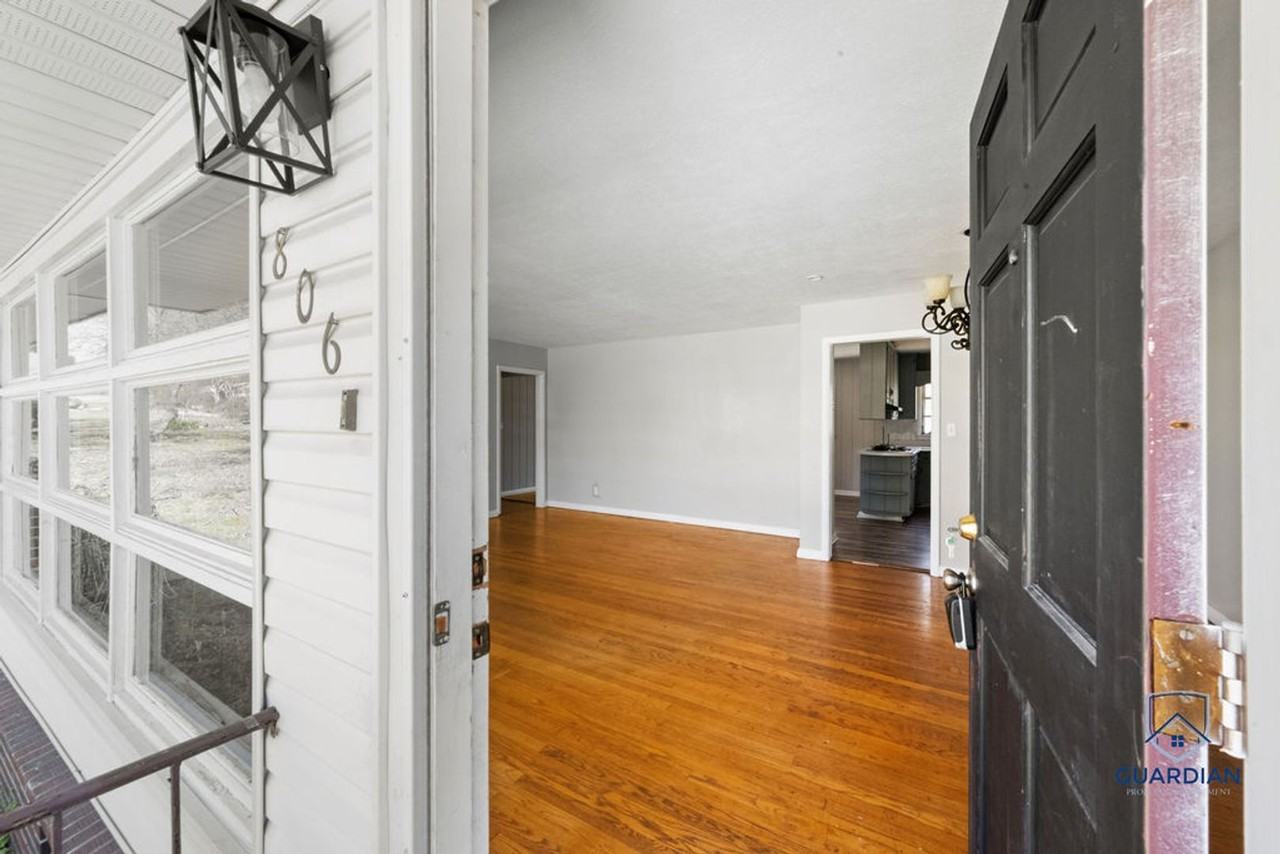 806 4th St Sw - Photo 2 of 10