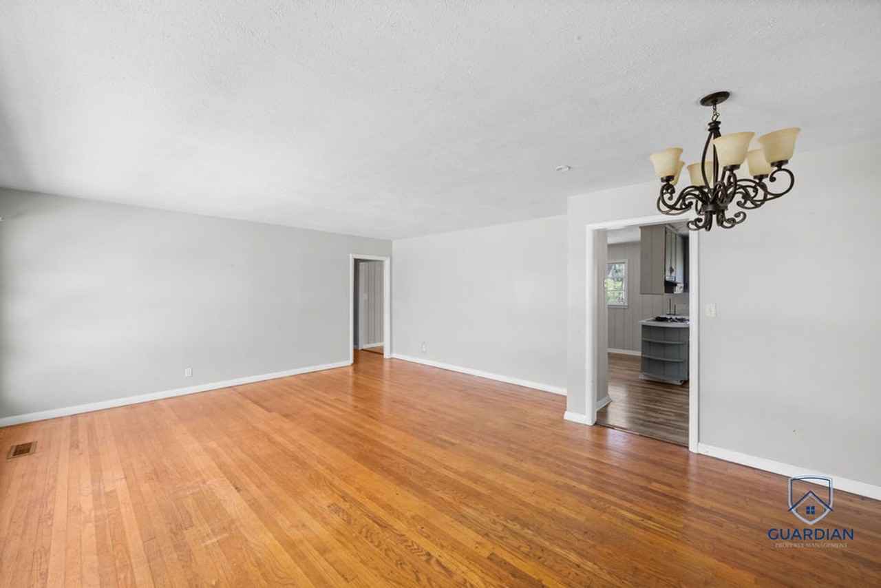 806 4th St Sw - Photo 3 of 10