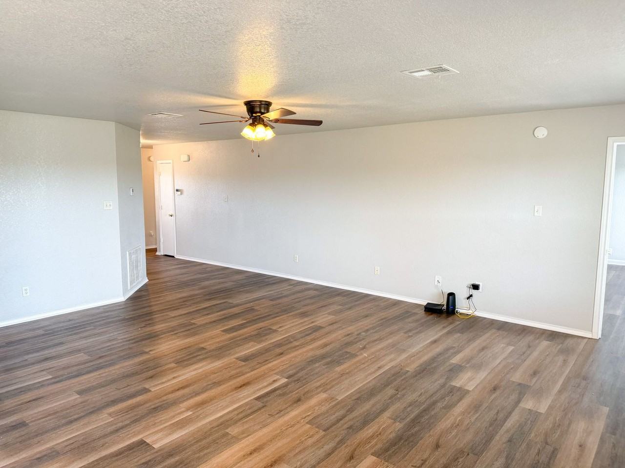 3713 Lakecrest Dr - Photo 4 of 14