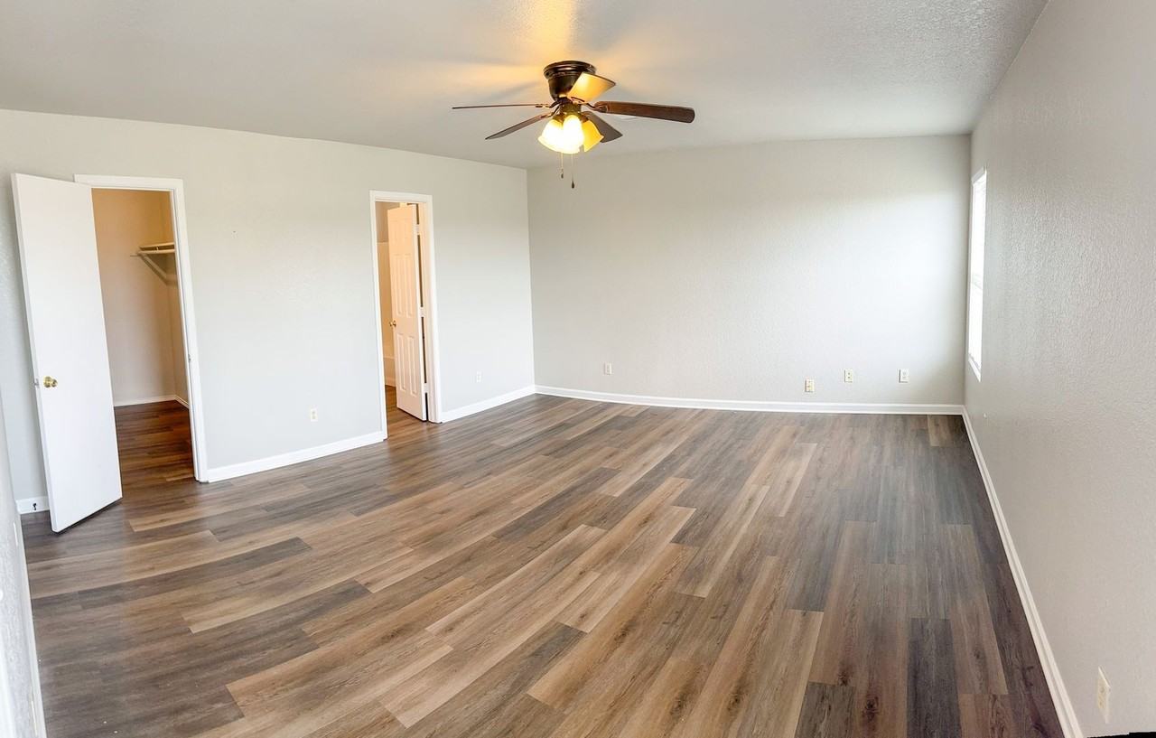 3713 Lakecrest Dr - Photo 7 of 14